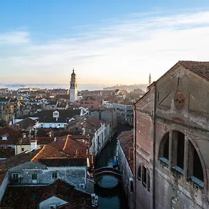 Apartment Santa Giustina Palace R&r, Venice