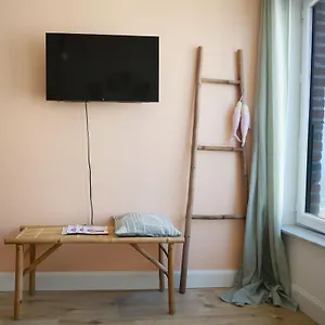 https://cosy-studio-by-the-sea.hotelsghent.com